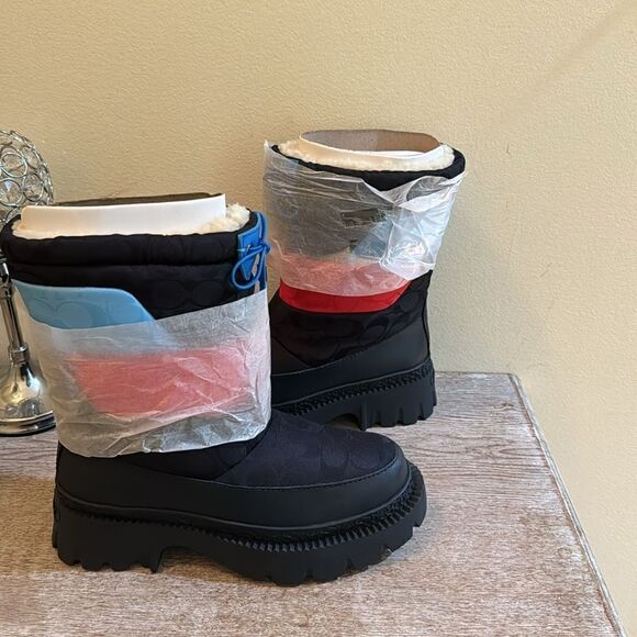 Coach Puffer Snow Boot- Navy Signature- Size 6 B- NIB - Picture 5 of 7